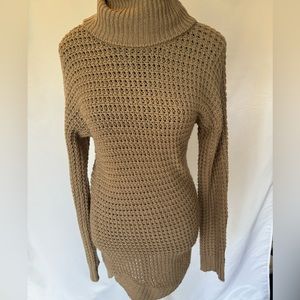 Urban Heritage beige sweater